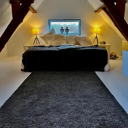 The Cave فيلة Sint-Denijs